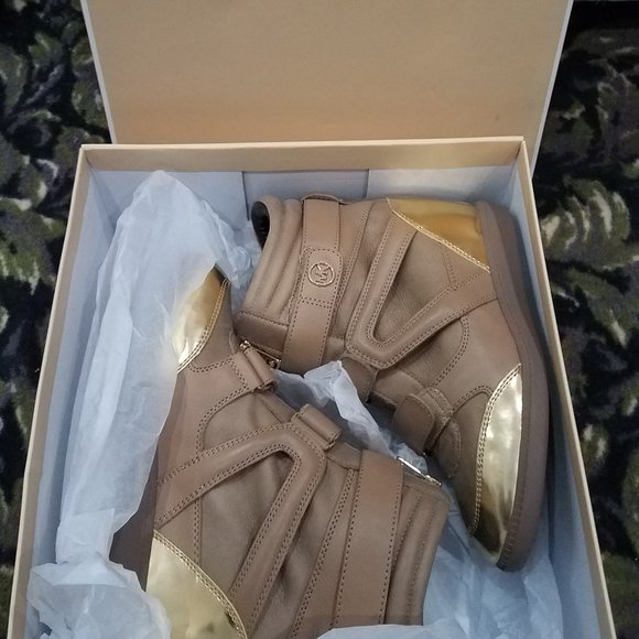 $250 OFF ✅ Michael Kors SKID BOOTIE Dark Khaki Zipper & Velcro ~ 8½ 8.5 ✨ BNIB - Picture 1 of 13